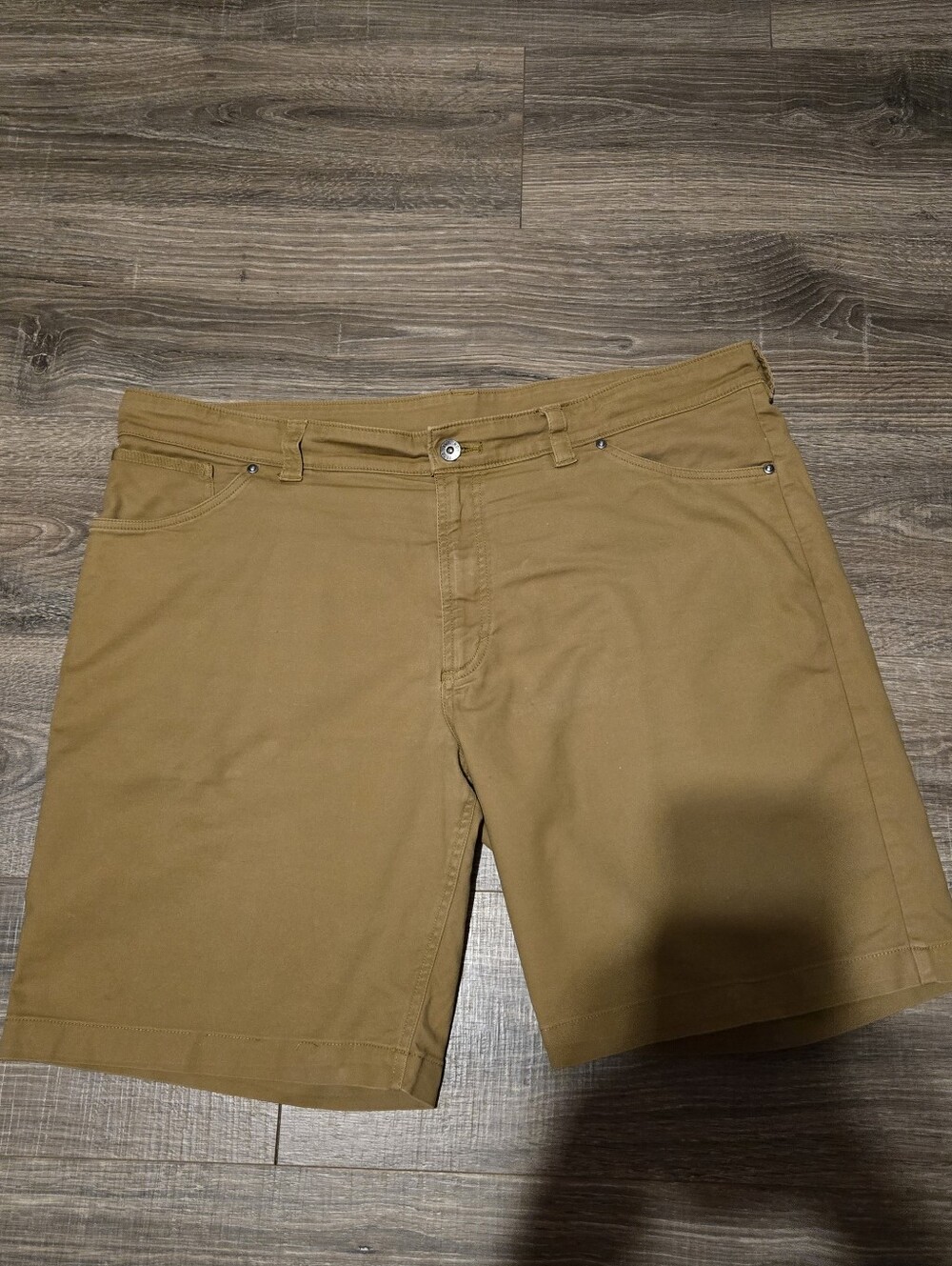 40” North Face Men's Tan Solid Cotton Flat-front Chino Shorts